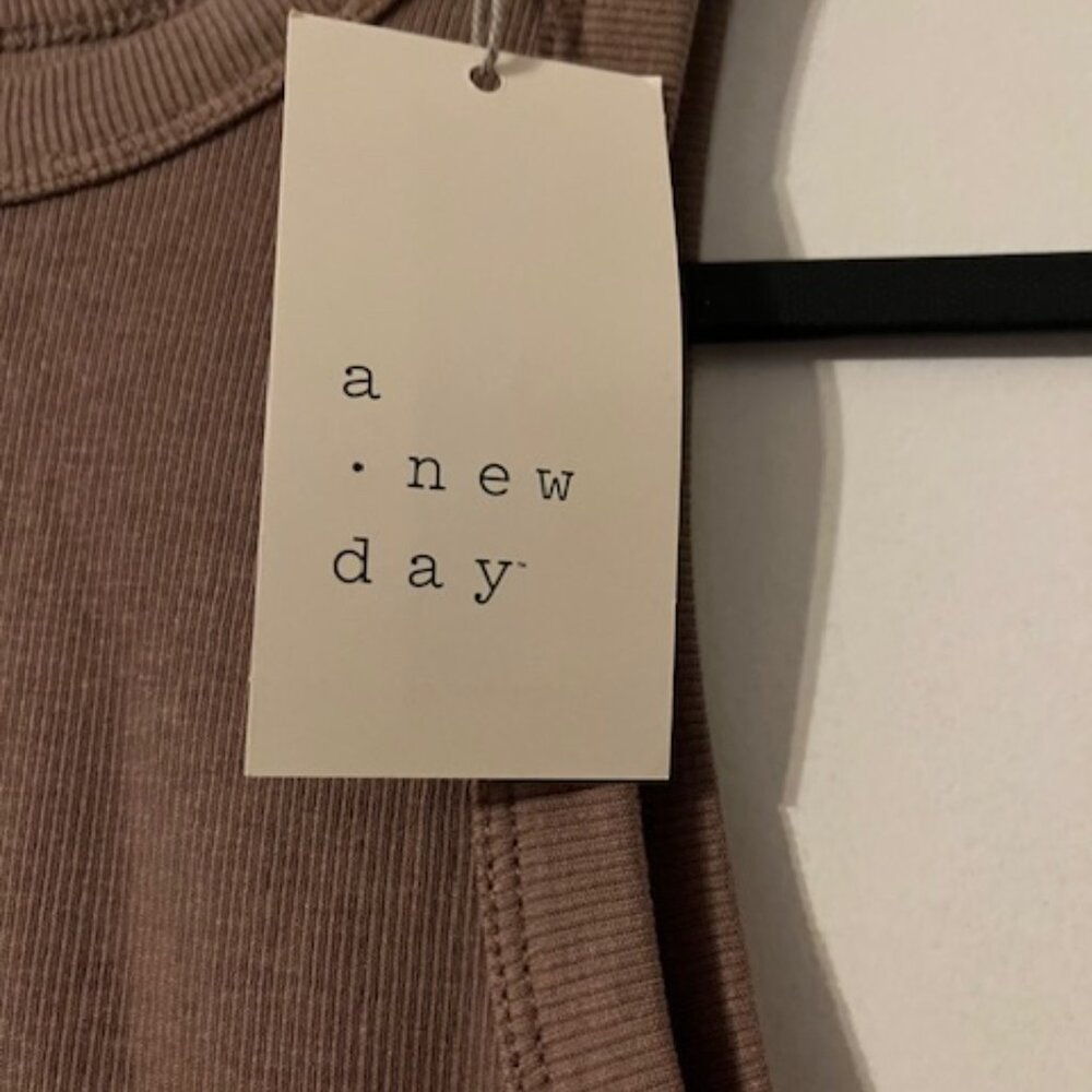Lot of Five - A New Day Size S Tank Tops NWT - brown, navy, cream, olive & white - Picture 4 of 12